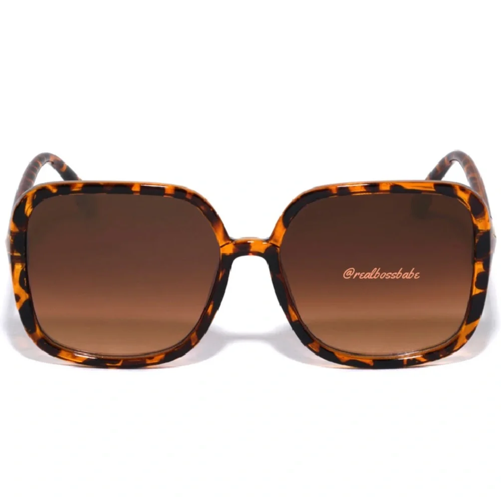 LAST ONE! Oversized Retro Squared Butterfly Sunglasses NWT NEW Tortoise Frames - Picture 2 of 9
